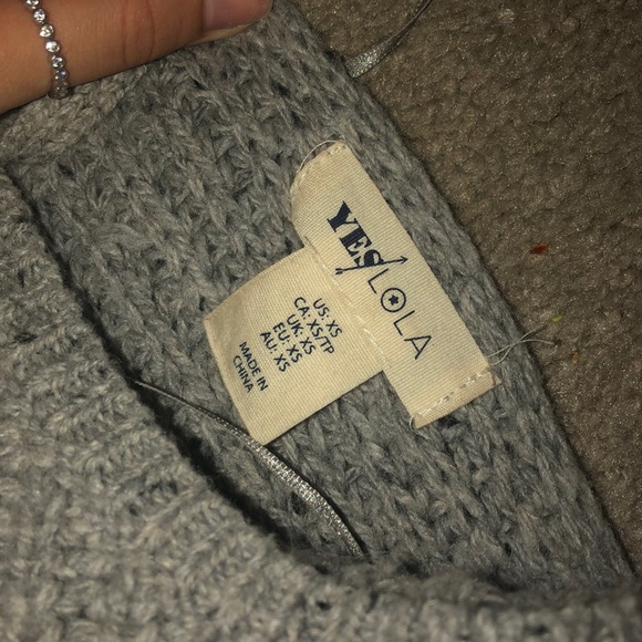 Crisscross Grey Sweater - Picture 4 of 4